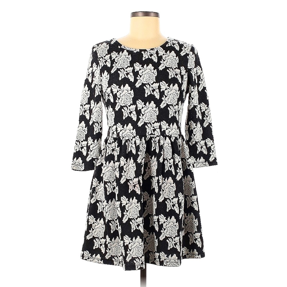 Mebon Black and White Floral Long Sleeve Dress